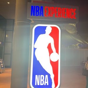 Meet your Posher, Cesar